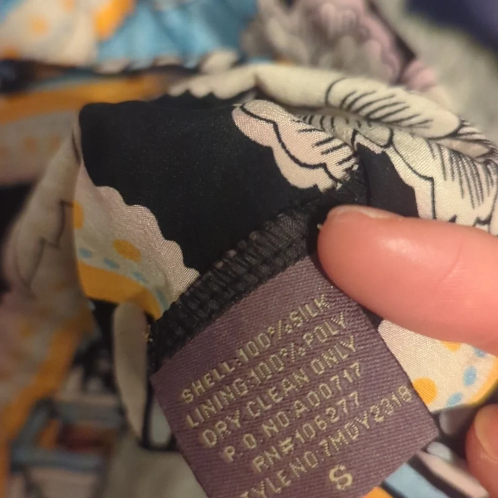 100% silk top - Picture 3 of 3